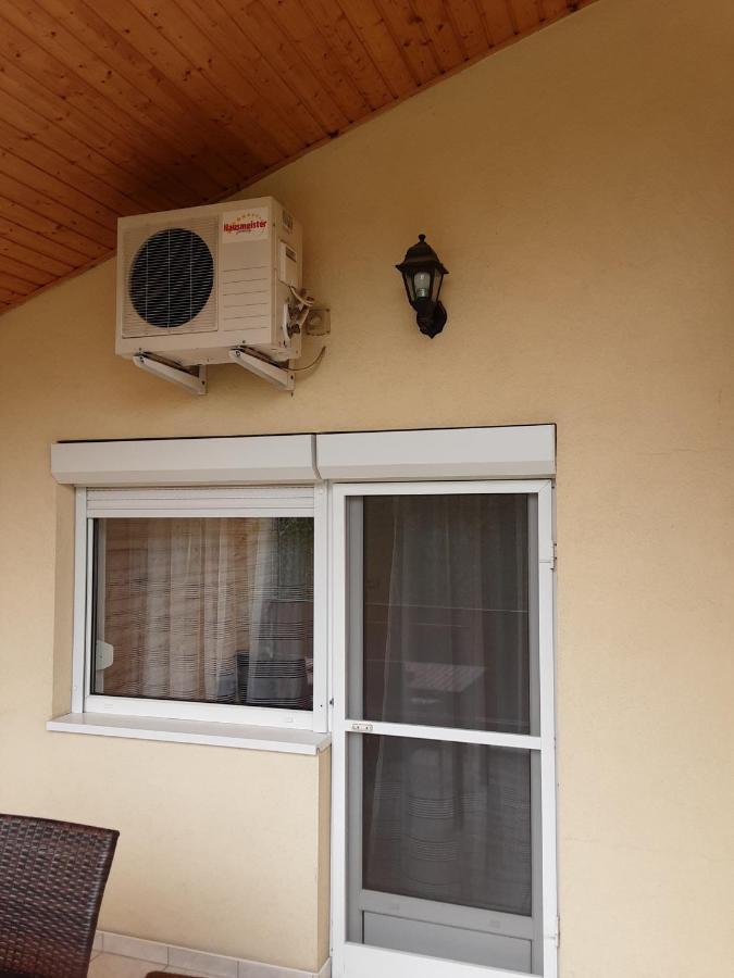 Jozefin Apartman Heviz Exterior photo