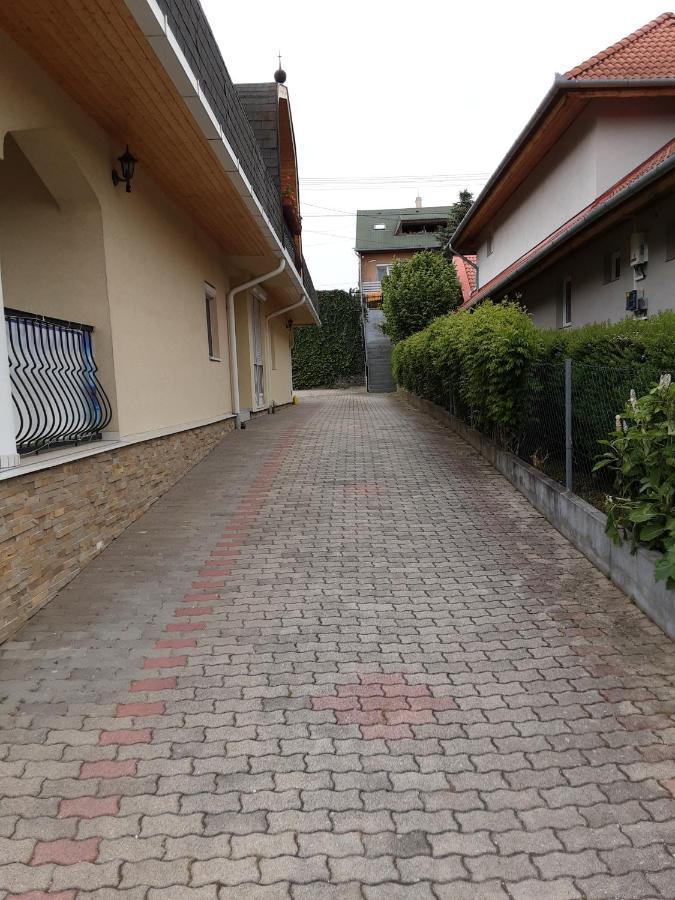 Jozefin Apartman Heviz Exterior photo